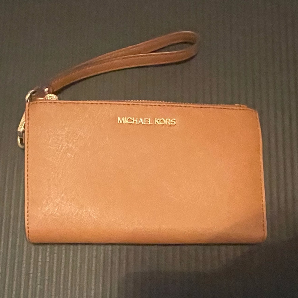 EUC Michael Kors wristlet wallet